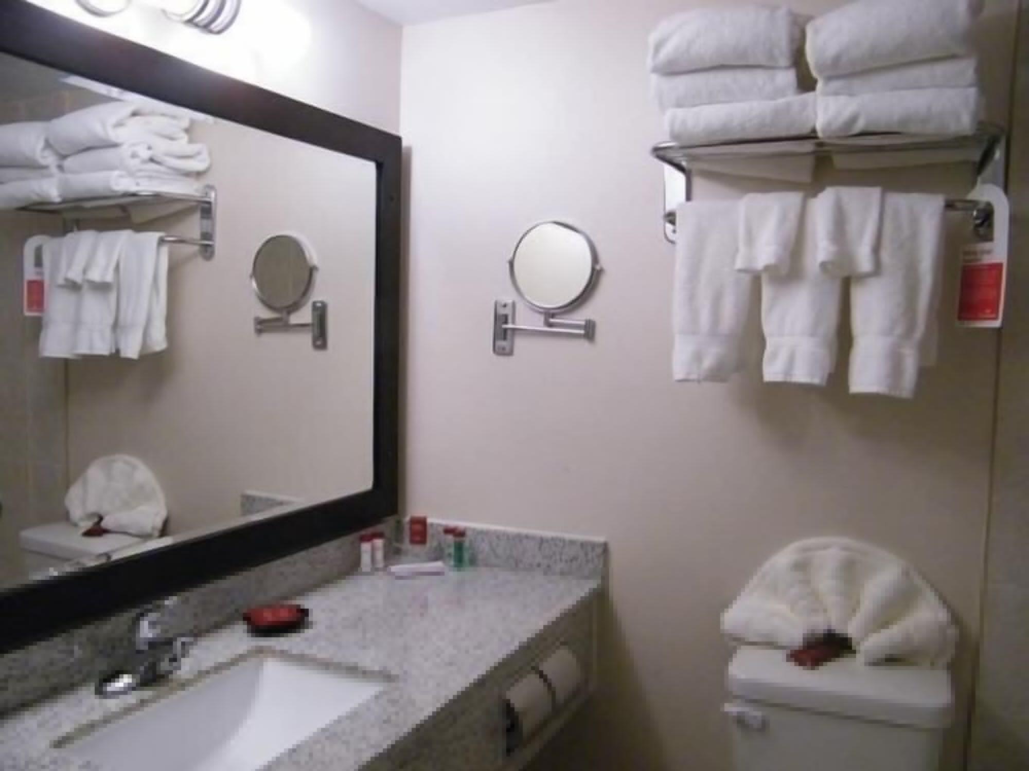 Ramada By Wyndham Edmonton South Hotel Luaran gambar