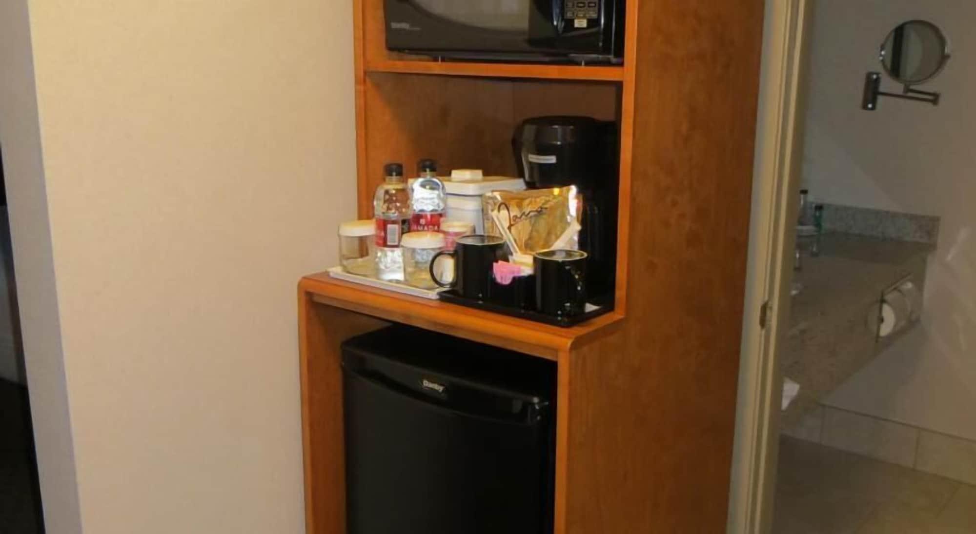 Ramada By Wyndham Edmonton South Hotel Luaran gambar