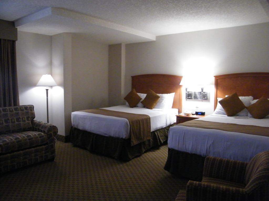 Ramada By Wyndham Edmonton South Hotel Bilik gambar