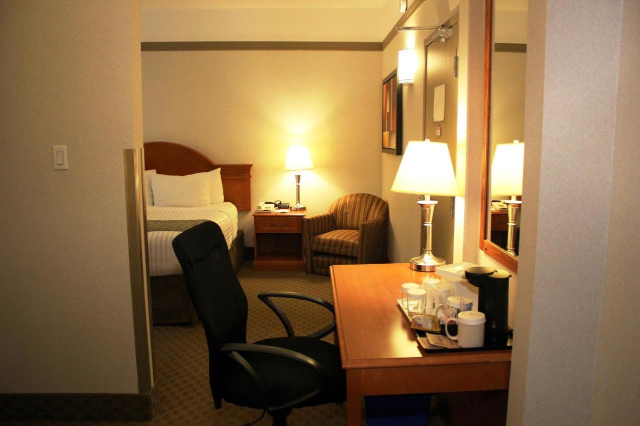 Ramada By Wyndham Edmonton South Hotel Luaran gambar