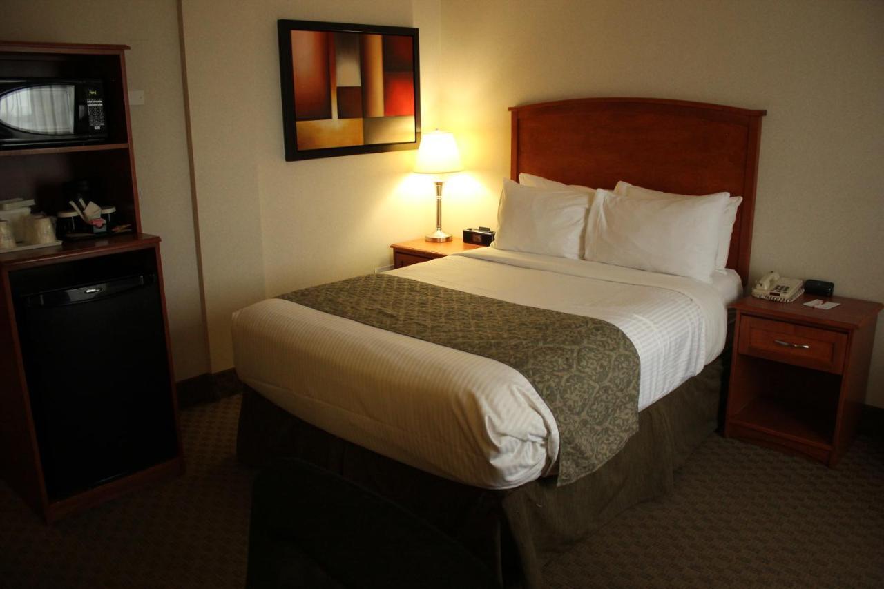 Ramada By Wyndham Edmonton South Hotel Luaran gambar