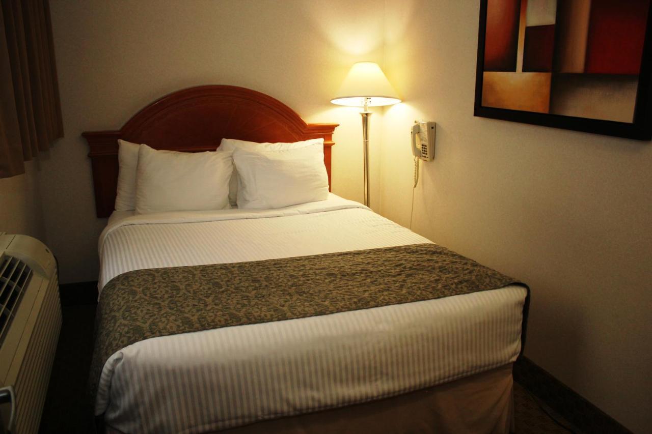 Ramada By Wyndham Edmonton South Hotel Luaran gambar